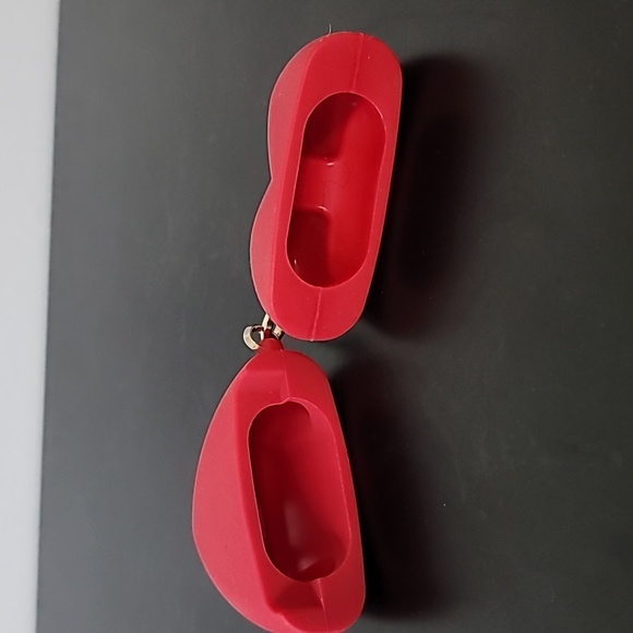 Kate Spade air pod case - Picture 2 of 3